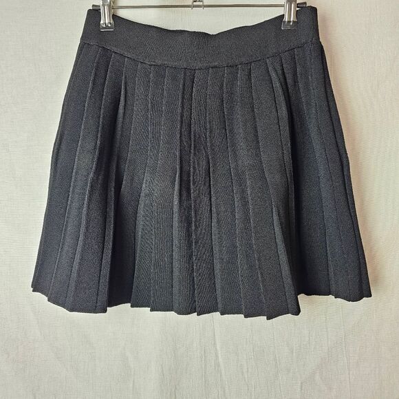 NWT Mango Pleated Knitted Mini Skirt in Black Size M - Picture 1 of 6